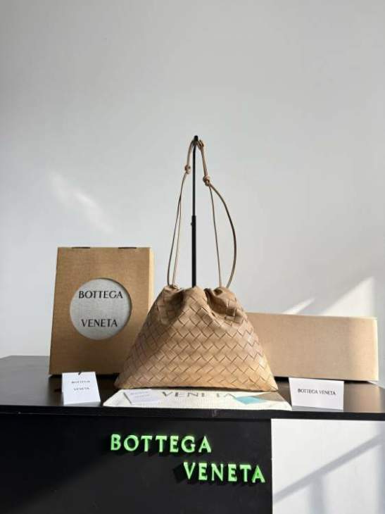 Picture of Bottega Veneta Handbags _SKUfw220856043fw